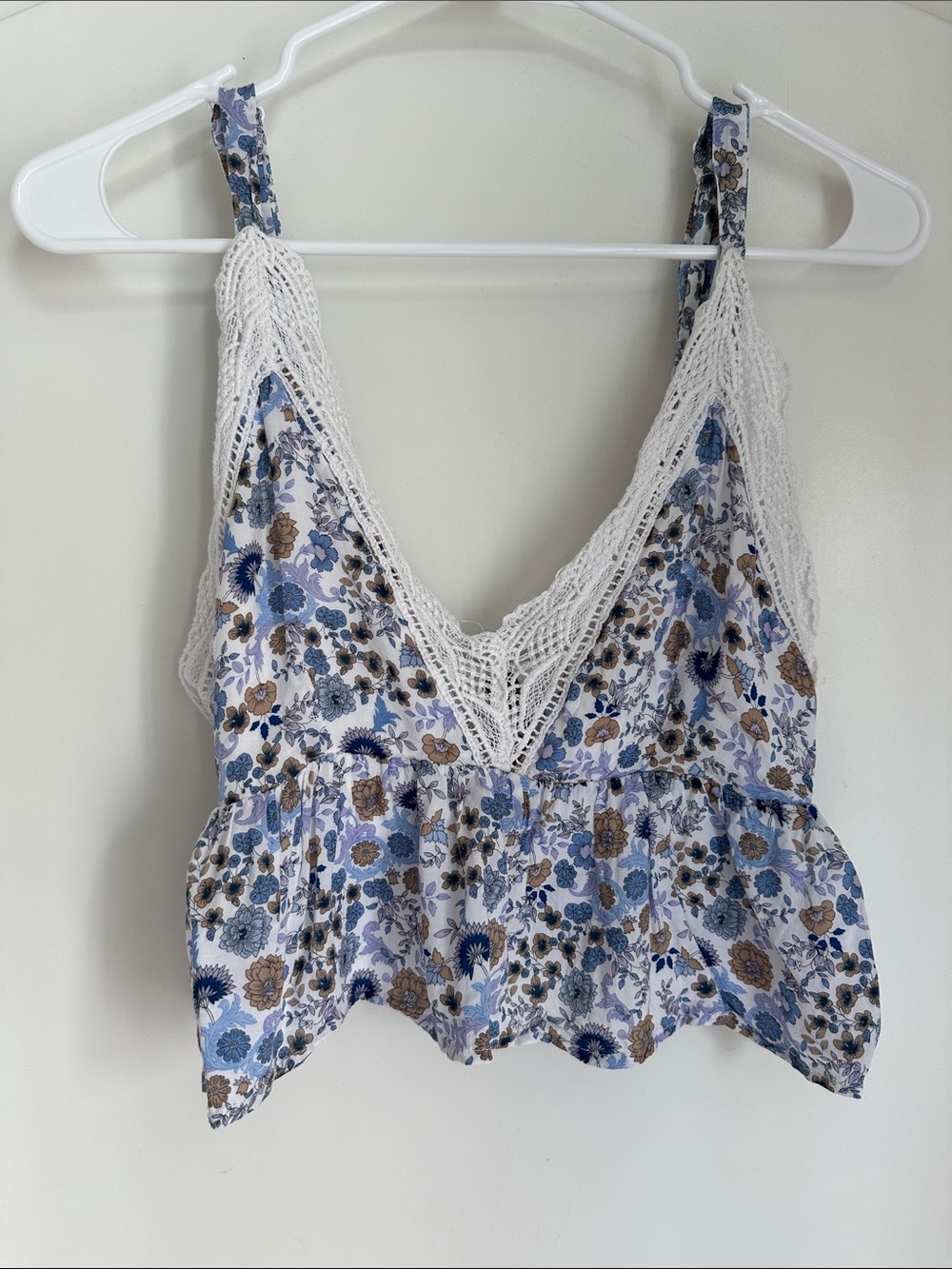 Lace-Trim Floral Camisole in Blue and Brown